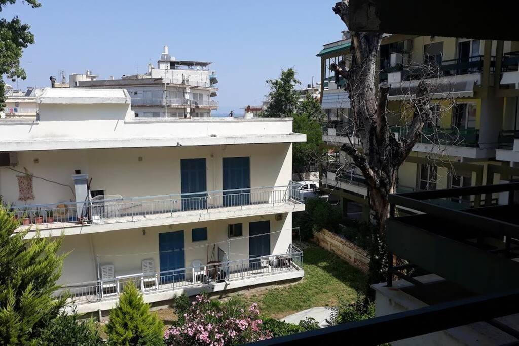 Apartment Next To The Sea Peraía Екстериор снимка