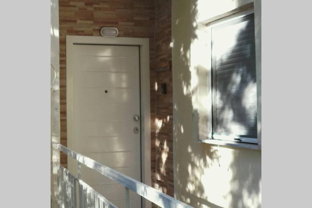 Apartment Next To The Sea Peraía Екстериор снимка