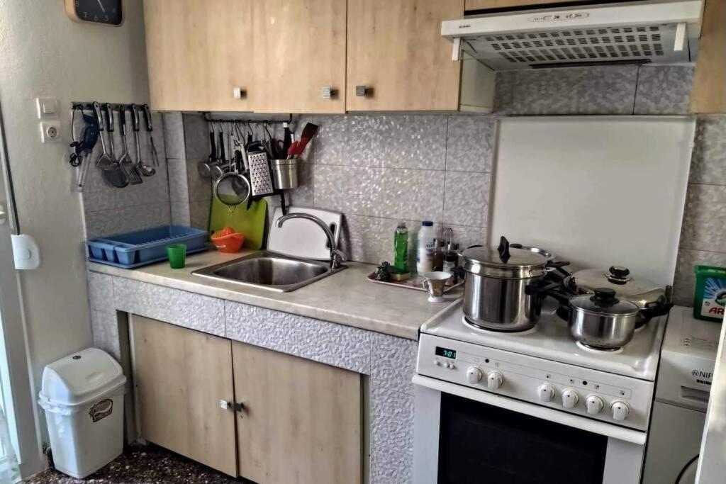 Apartment Next To The Sea Peraía Екстериор снимка