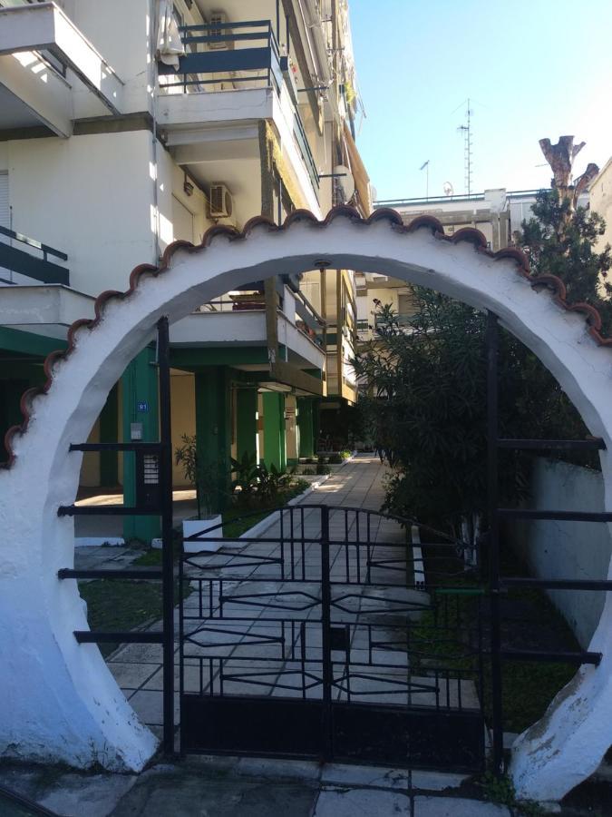 Apartment Next To The Sea Peraía Екстериор снимка